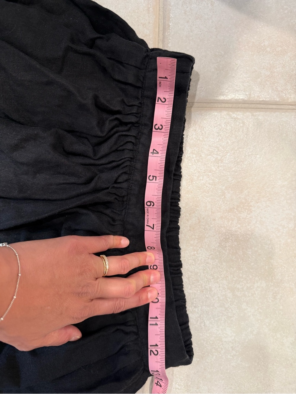 City flat notPERFECTLINEN skirt in deepest black. Size M.
